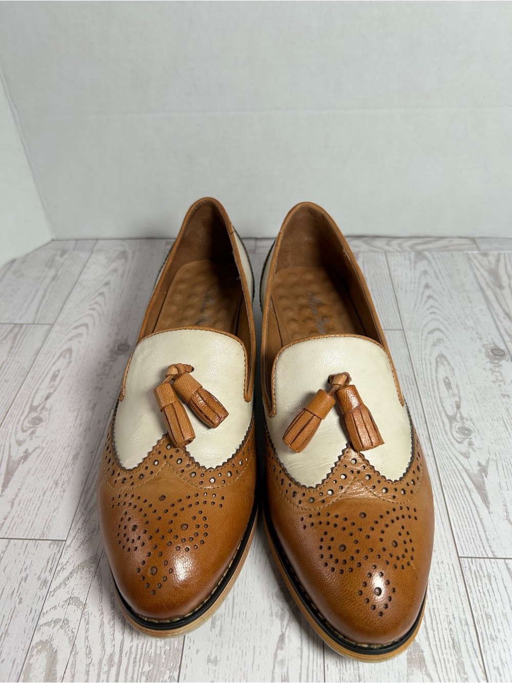 Mona Flying Women’s Two-Tone Tassel Loafers in Tan and Cream Size 42